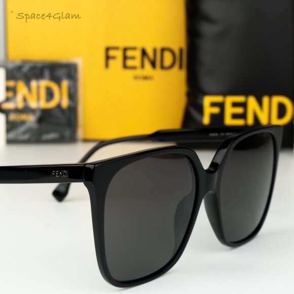 Fendi Women Sunglasses Shiny Black Grey Geometric FE40030I 01A BRAND NEW - Picture 1 of 9